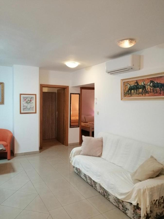 Apartments With A Parking Space Dramalj, Crikvenica - 5592 Buitenkant foto